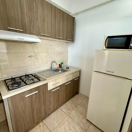 Aqua Summerland Apartment *