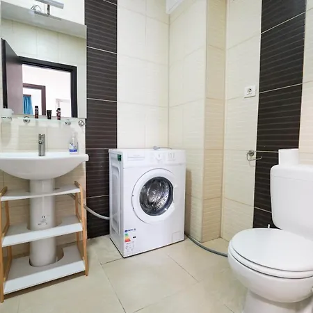 Aqua Summerland Apartment *