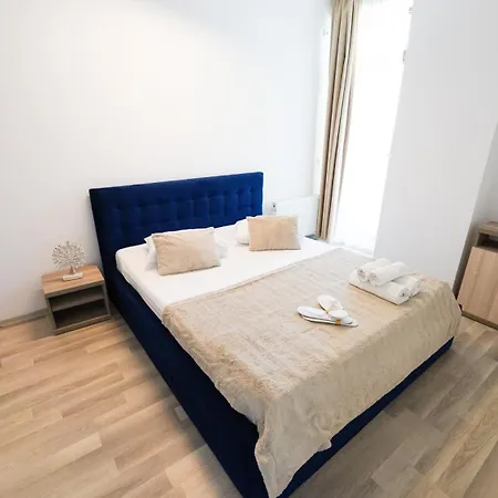 Aqua Summerland Apartment